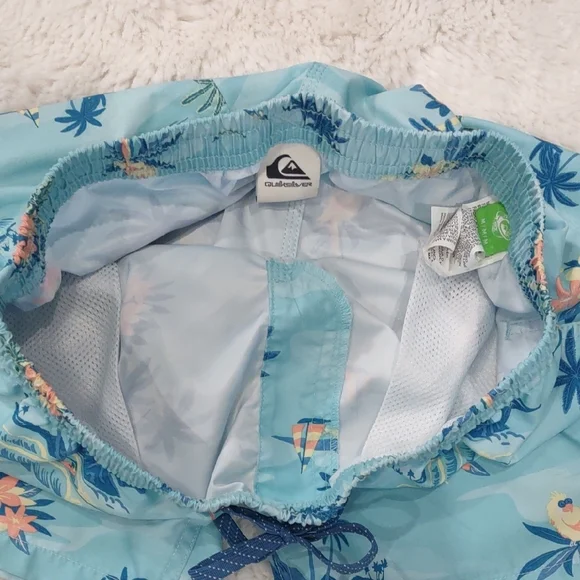 Quiksilver Men's Blue Tropical Print Shorts - Picture 8 of 17